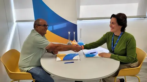Renovaci&oacute;n del patrocinio de la Fundaci&oacute;n Sabic a la Escuela de F&uacute;tbol de La Aljorra. (Sabic)