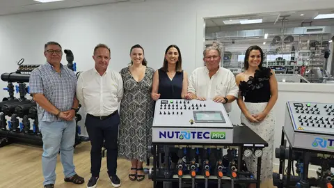 Imagen de la consejera Sara Rubira durante la visita a las instalaciones de la empresa Ritec especializada en tecnolog&iacute;a de riego. (CARM)
