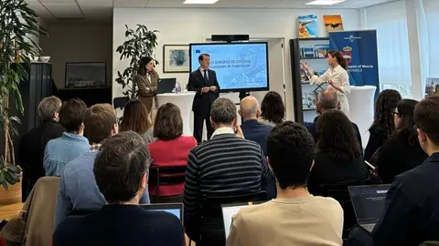 Reuni&oacute;n sobre Defensa celebrada en la Oficina Regional de Bruselas. (CARM)