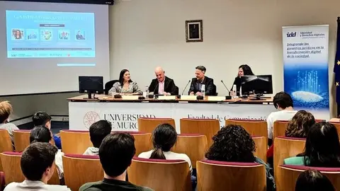 Imagen de una de las charlas organizadas por la C&aacute;tedra Fundaci&oacute;n Integra Digital sobre Identidad y Derechos Digitales. (CARM)