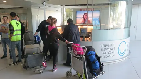 Turistas en una oficina del Itrem. (CARM)
