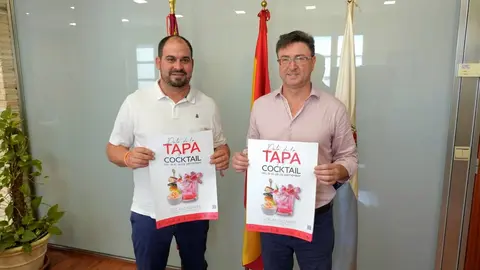 Imagen de la presentaci&oacute;n de la ruta. (Ayuntamiento de Los Alc&aacute;zares)
