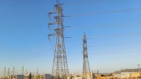 Postes de la red el&eacute;ctrica en la Regi&oacute;n de Murcia. (CARM)