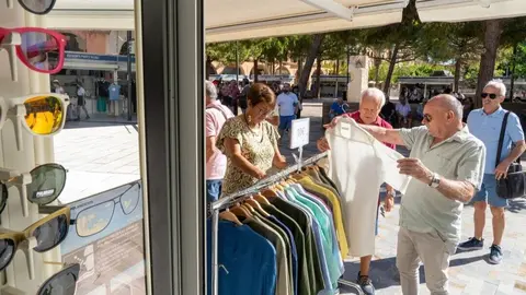 Imagen de la Feria Outlet de Cartagena. (Ayuntamiento de Cartagena/Felipe. G. Pag&aacute;n)