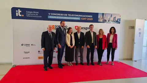 Foto de familia tomada en el congreso. (Ayuntamiento de Murcia)