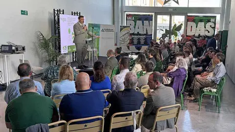 Un momento de la intervenci&oacute;n de Daniel Robles, presidente de AEMA-RM, durante la jornada sobre biometano celebrada en Estrella de Levante. (AEMA-RM)