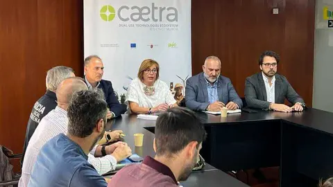 Un momento del encuentro demostrativo de defensa en el CEEIC. (Ayuntamiento de Cartagena)