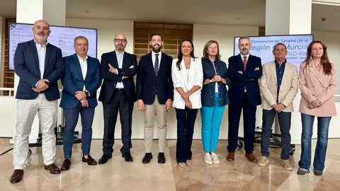 La consejera de Turismo, Carmen Conesa, junto al director del Itrem, Juan Francisco Mart&iacute;nez, tras la presentaci&oacute;n de la II Convenci&oacute;n de Turismo. (CARM)