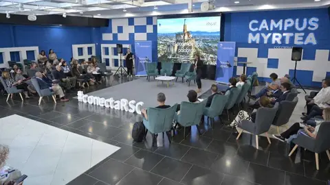 Un momento del IV Foro Internacional Empresa&ONG de Columbares. (Columbares)