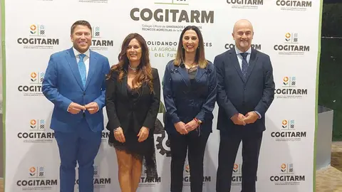 La consejera de Agricultura, Sara Rubira, en la cena de gala del Colegio Oficial de Graduados e Ingenieros T&eacute;cnicos Agr&iacute;colas de la Regi&oacute;n. (CARM)