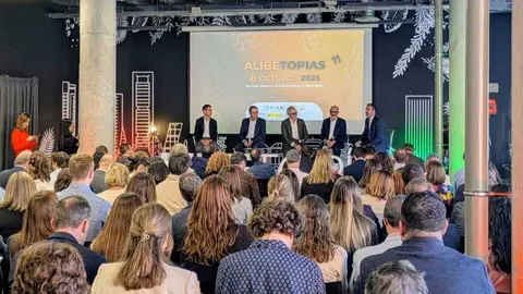 Imagen durante la celebraci&oacute;n de la mesa redonda. (CTNC)
