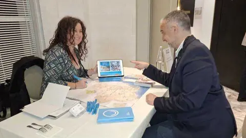 La delegaci&oacute;n del Itrem inform&oacute; a los visitantes del Sal&oacute;n Pure Spain de Par&iacute;s sobre la oferta de turismo MICE de la Regi&oacute;n. (CARM)