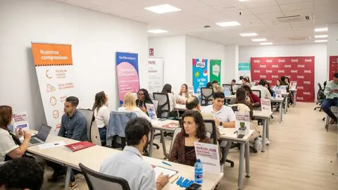 Imagen durante el Speed Job Dating de ENAE. (ENAE)