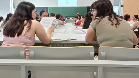 El programa se enmarca en la estrategia del Gobierno regional para fomentar las vocaciones cient&iacute;ficas entre las j&oacute;venes murcianas. (CARM)