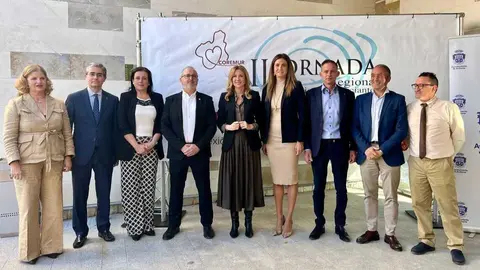 Foto de familia durante el Encuentro Regional de Comerciantes 2025. (CARM)