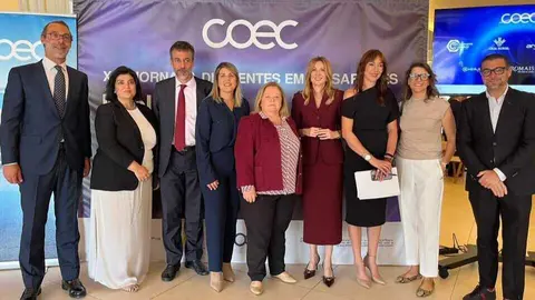 Imagen de familia durante la inauguraci&oacute;n de la Jornada de Dirigentes Empresariales de COEC.&nbsp;(CARM)