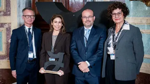 De izquierda a derecha: Benoit Felix, CEO de Grupo Cegos; M&ordf; Jos&eacute; C&aacute;novas, directora corporativa de RRHH de Grupo Fuertes; &Aacute;lvaro Gonz&aacute;lez, responsable de Procesos y Organizaci&oacute;n de Grupo Fuertes; y Esther Vives, responsable de Talento y Procesos de RRHH en Grupo Fuertes. (Grupo Fuertes)
