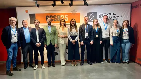 Imagen de familia en la apertura del congreso en el Teatro Circo. (CARM)