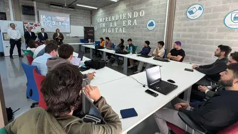 Un momento de la inauguraci&oacute;n del programa Smart Industry 5.0 Dual. (CEEIC)