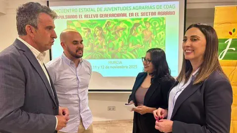 Imagen de la consejera en la jornada en el encuentro estatal de juventudes agrarias de COAG. (CARM)