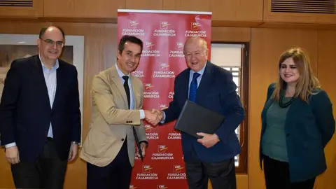 Pascual Mart&iacute;nez, director de la Fundaci&oacute;n Cajamurcia; Emilio Llamas, presidente de la comisi&oacute;n ejecutiva del Museo Salzillo; Carlos Egea, presidente de la Fundaci&oacute;n Cajamurcia y Mar&iacute;a Teresa Mar&iacute;n, directora del museo, durante la renovaci&oacute;n del convenio. (Fundaci&oacute;n Cajamurcia)
