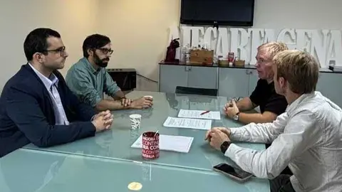 Reuni&oacute;n de ambas asociaciones. (AJE Cartagena)