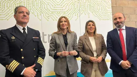 La consejera de Empresa, Empleo y Econom&iacute;a Social, Marisa L&oacute;pez Arag&oacute;n, junto con el capit&aacute;n de nav&iacute;o, Juan Manuel Torrijos, la alcaldesa de Cartagena, Noelia Arroyo, y el director general del Info, Joaqu&iacute;n G&oacute;mez, durante la presentaci&oacute;n. (CARM)