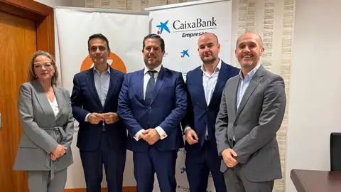 CaixaBank y CECLOR impulsar&aacute;n una l&iacute;nea de trabajo conjunta orientada a favorecer la competitividad de las empresas locales, promover nuevas oportunidades de desarrollo y fortalecer la actividad econ&oacute;mica del territorio.