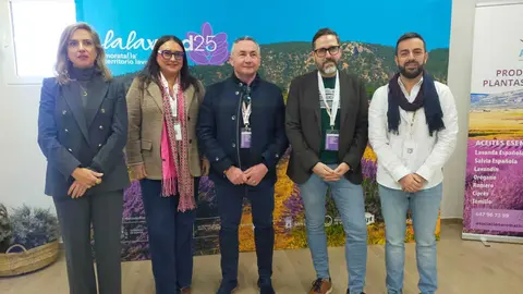 La directora general de Pol&iacute;tica Agraria Com&uacute;n, Ana Garc&iacute;a Anciones, junto a la directora general de Competitividad y Calidad Tur&iacute;sticas, Eva Reverte, y el alcalde de Moratalla, Jos&eacute; Soria, en el I Congreso Internacional de Investigaci&oacute;n, Formaci&oacute;n y Turismo &lsquo;Moratalla, Territorio Lavanda&rsquo;. (CARM)