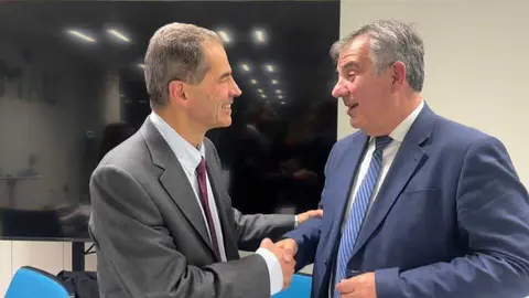 El consejero de Investigaci&oacute;n, Juan Mar&iacute;a V&aacute;zquez, y el presidente del Grupo de expertos de la Comisi&oacute;n Europea encargado de la evaluaci&oacute;n de Horizonte Europea, Manuel Heitor. (CARM)