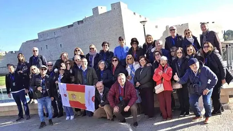 Foto de familia con los participantes. (Fidedigno)