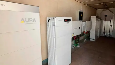 Aura Ingenier&iacute;a desarrolla el primer sistema de almacenamiento para instalaciones aisladas con tecnolog&iacute;a Sigenergy en el sur de Europa.