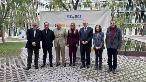 Foto de familia en el evento. (UMU)