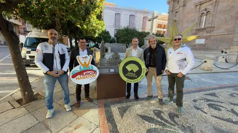 Imagen durante la presentaci&oacute;n de la carrera. (Ayuntamiento de Murcia)
