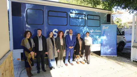 Presentaci&oacute;n del nuevo servicio SEF+Cerca en Los Alc&aacute;zares. (Ayuntamiento de Los Alc&aacute;zares)