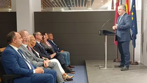 Imagen de archivo del consejero de Investigaci&oacute;n, Juan Mar&iacute;a V&aacute;zquez, durante el anuncio de apertura de la convocatoria de Grupos de Investigaci&oacute;n de Excelencia de la Regi&oacute;n de Murcia 2025. (CARM)