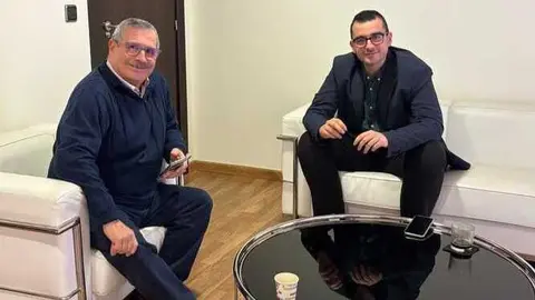 Reuni&oacute;n con Juan Jes&uacute;s Bernal (izquierda). (AJE Cartagena)