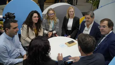 Reuni&oacute;n del presidente de la Autoridad Portuaria de Cartagena, Pedro Pablo Hern&aacute;ndez, en Fitur. (APC)