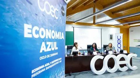Primera mesa redonda de la II Jornada de Econom&iacute;a Azul y Sotenibilidad de COEC. (COEC/Abel F. Ros)