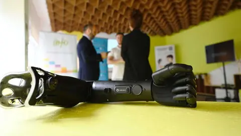 Extremidad biomec&aacute;nica dise&ntilde;ada por una de las 'startups' albergadas en los CEEI. (CARM)