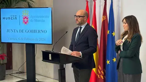 El concejal de Gesti&oacute;n Econ&oacute;mica del consistorio murciano, Jos&eacute; Francisco Mu&ntilde;oz, en la rueda de prensa posterior a la Junta de Gobierno. (Ayuntamiento de Murcia)