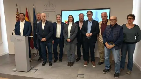 La consejera Sara Rubira, junto a los representantes de las Denominaciones de Origen Protegido e Indicaci&oacute;n Geogr&aacute;fica Protegida de la Regi&oacute;n de Murcia. (CARM)