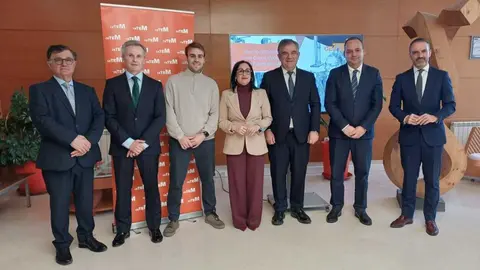 Foto de familia en el acto de entrega del premio nacional 'Juan Carlos Mu&ntilde;oz: Talento y Futuro del H&aacute;bitat'. (CARM)