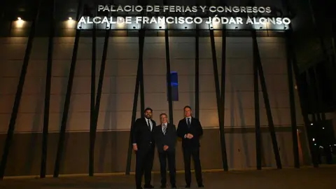 Fernando L&oacute;pez Miras, Francisco J&oacute;dar y Fulgencio Gil frente al recinto ferial de Lorca. (CARM)