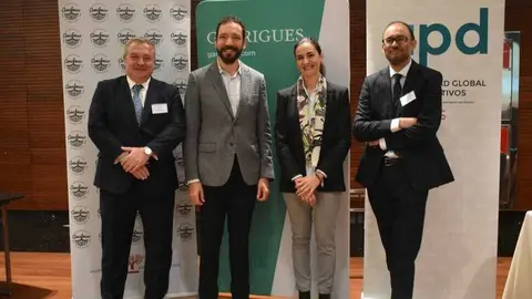 Foto de familia en el photocall del evento. (Portavoz)