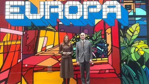La consejera de Empresa, Empleo y Econom&iacute;a Social, Marisa L&oacute;pez Arag&oacute;n,&nbsp;junto con el consejero de Industria de la Representaci&oacute;n Permanente de Espa&ntilde;a en la Uni&oacute;n Europea, Gabriel Gal&aacute;n. (CARM)