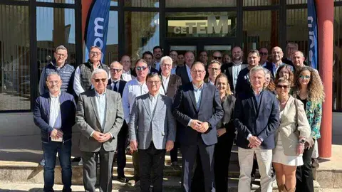 Foto de familia tras el Consejo de Gobierno de Frecom en el CETEM. (Frecom)