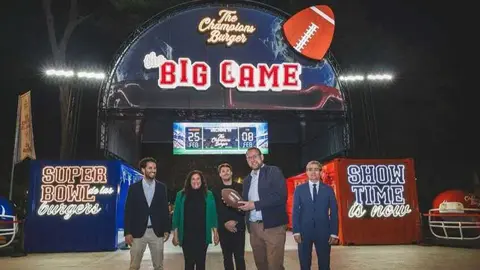 Inauguraci&oacute;n de The Champions Burger en Murcia. (Corpo Comunicaci&oacute;n)