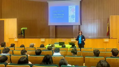 Alumnos durante el curso de cultura financiera b&aacute;sica. (CARM)