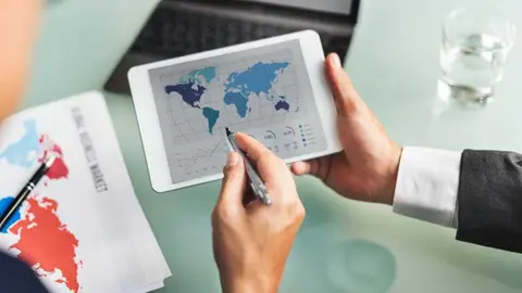 Decisiones empresariales de comercio exterior. (Freepik)